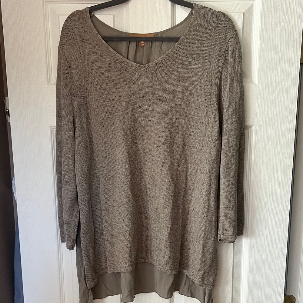 Ellen Tracy Gray Long Sleeve Top